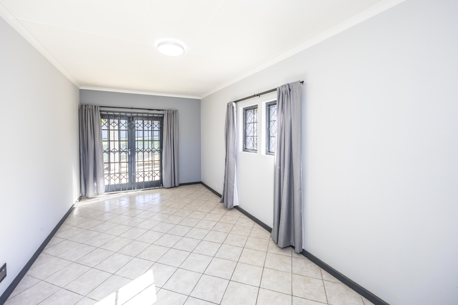 To Let 3 Bedroom Property for Rent in Beacon Bay Eastern Cape